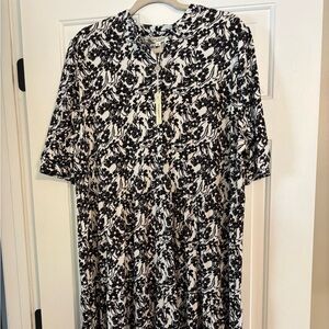 Max Studio White & Black Floral Short Sleeve Dress